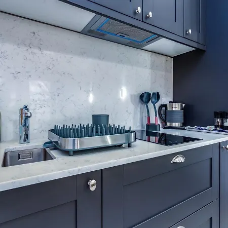 Cosy North Bristol Studio With Private Parking Ferienhaus *