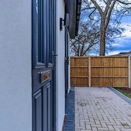 Cosy North Bristol Studio With Private Parking Bristol