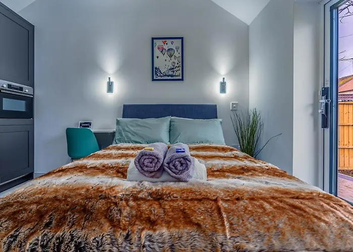 Semesterbostad Cosy Studio, Private Parking, Underfloor Heat *